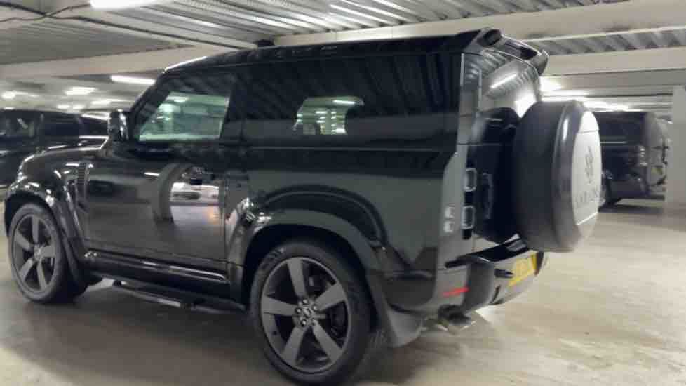 More views of Land Rover Defender 90