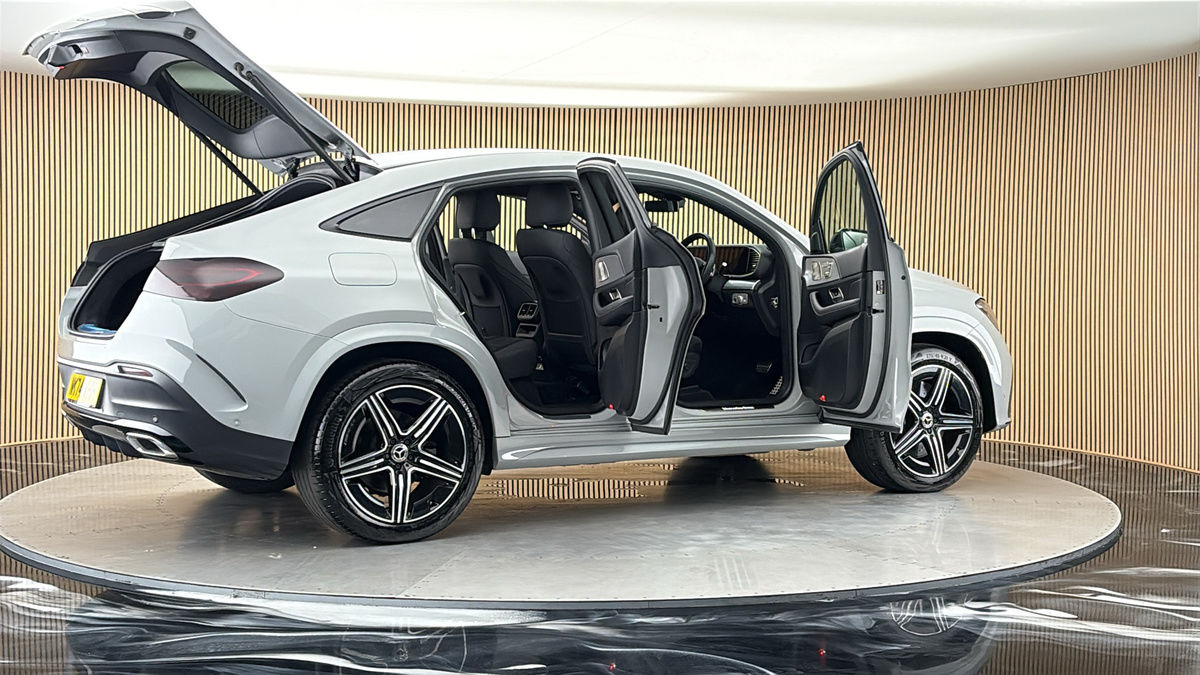 More views of Mercedes-Benz GLE