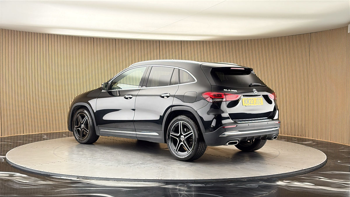 More views of Mercedes-Benz GLA