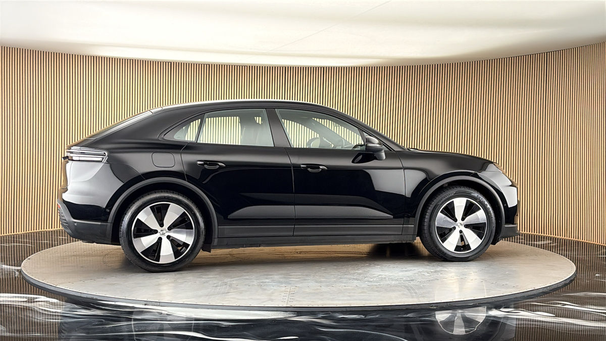 More views of Porsche Macan