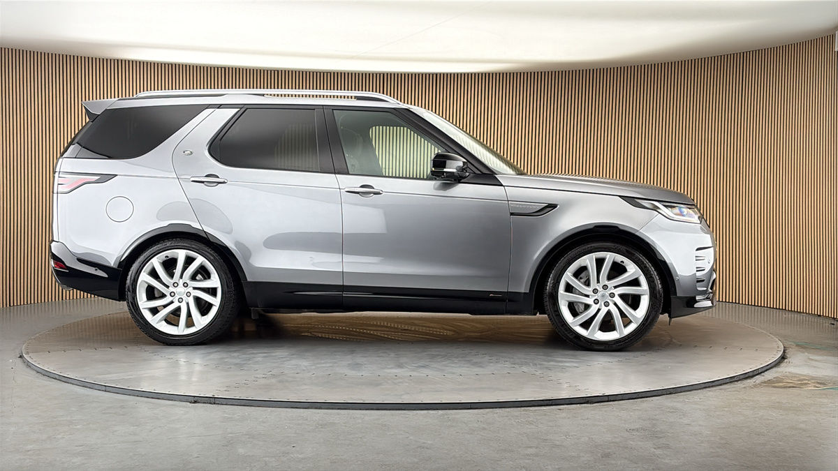 More views of Land Rover Discovery