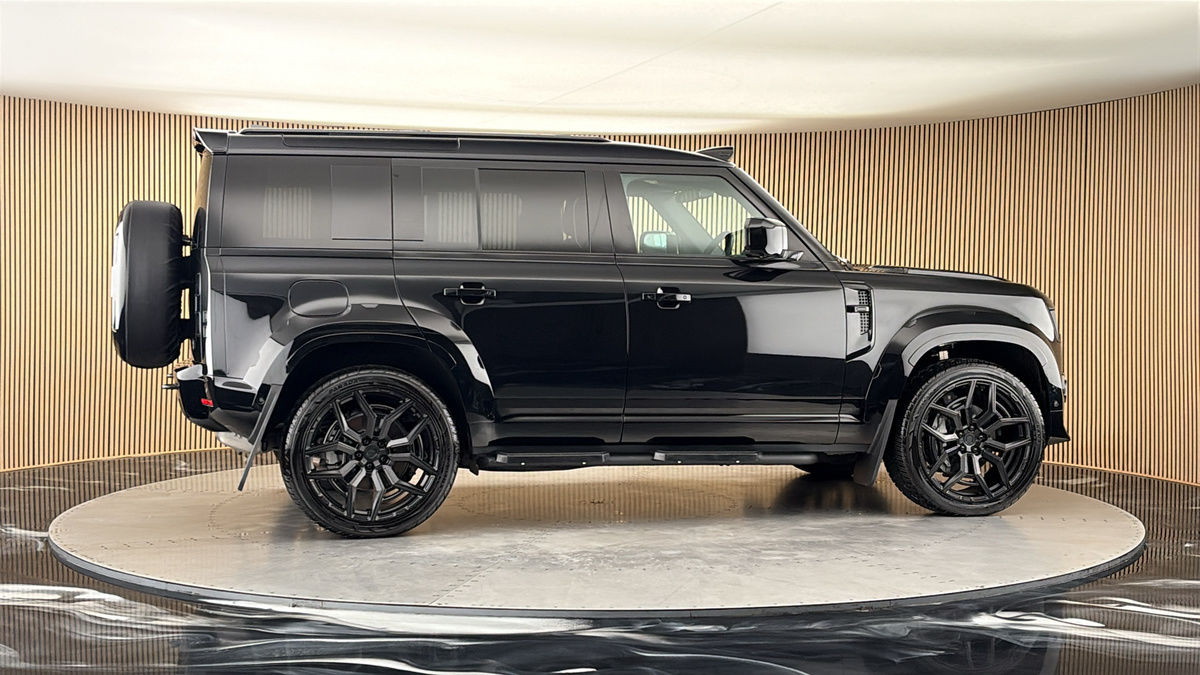 More views of Land Rover Defender 110