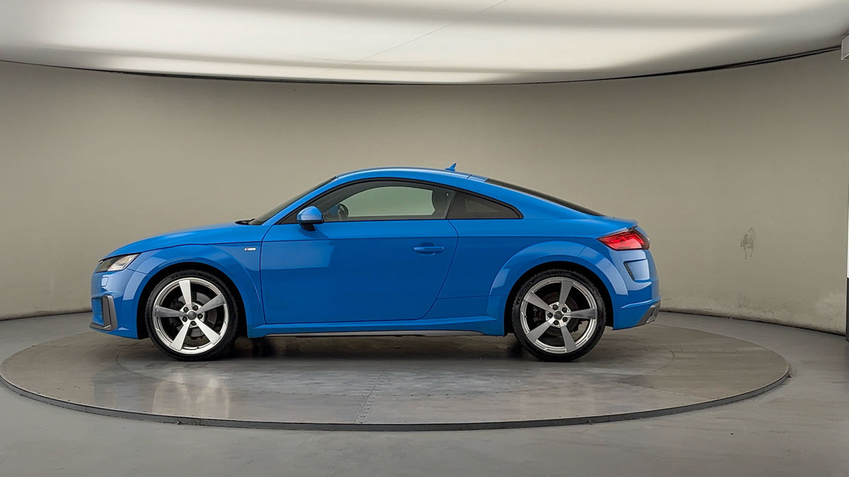Audi TT Image 15