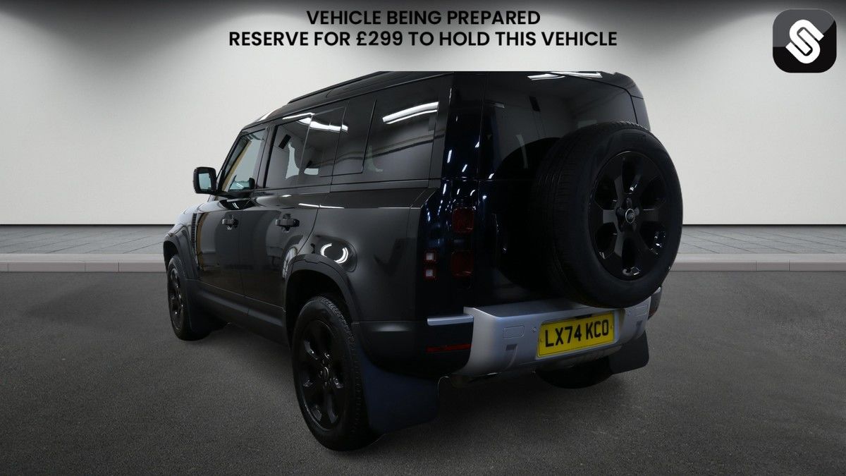 Land Rover Defender 110 Image 3