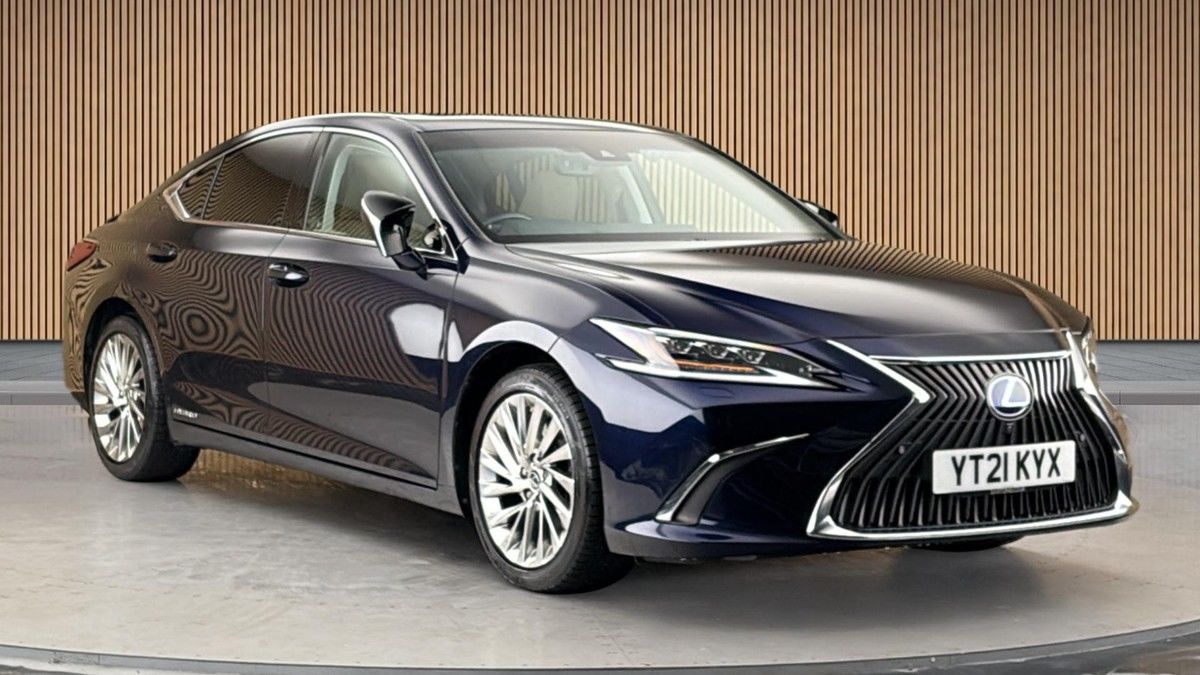Lexus ES Sticky Header Image