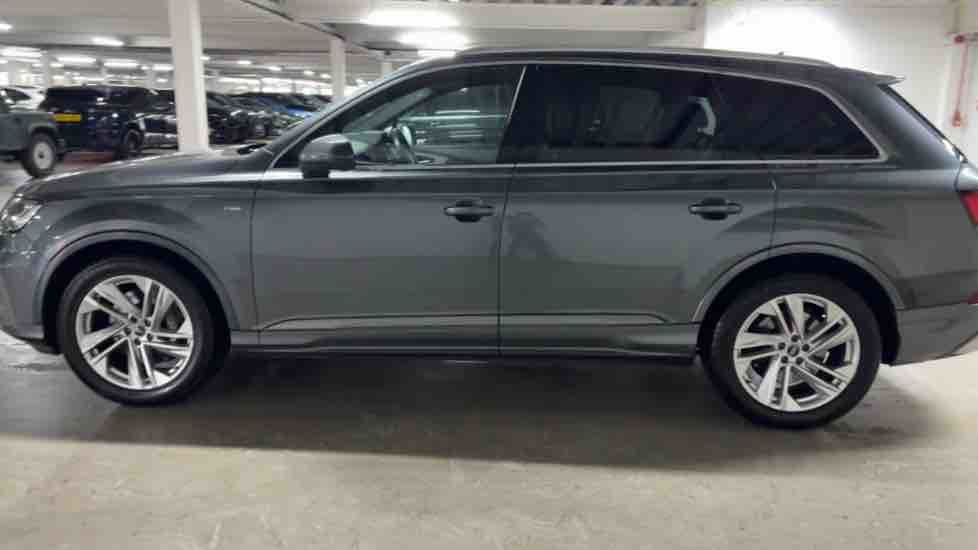 More views of Audi Q7