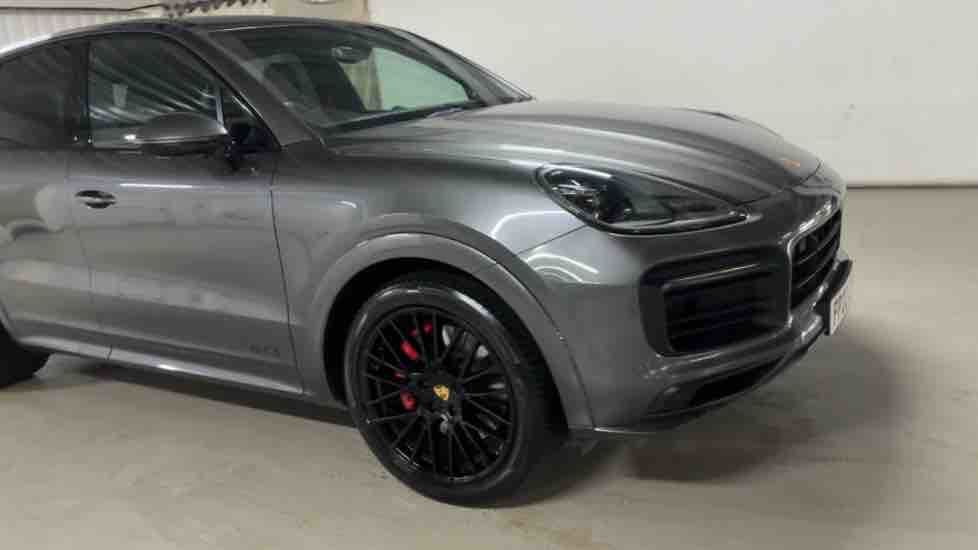 More views of Porsche Cayenne
