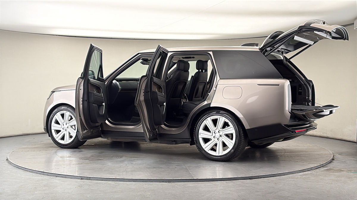 More views of Land Rover Range Rover