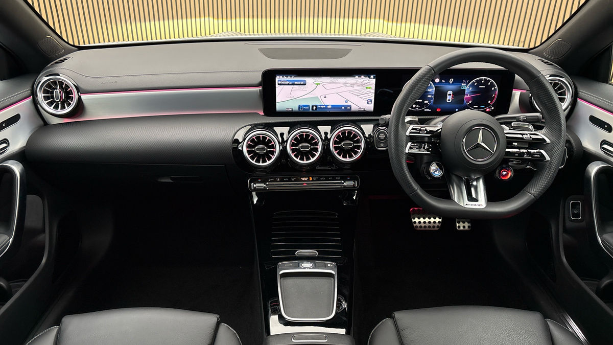 Mercedes-Benz CLA Image 12