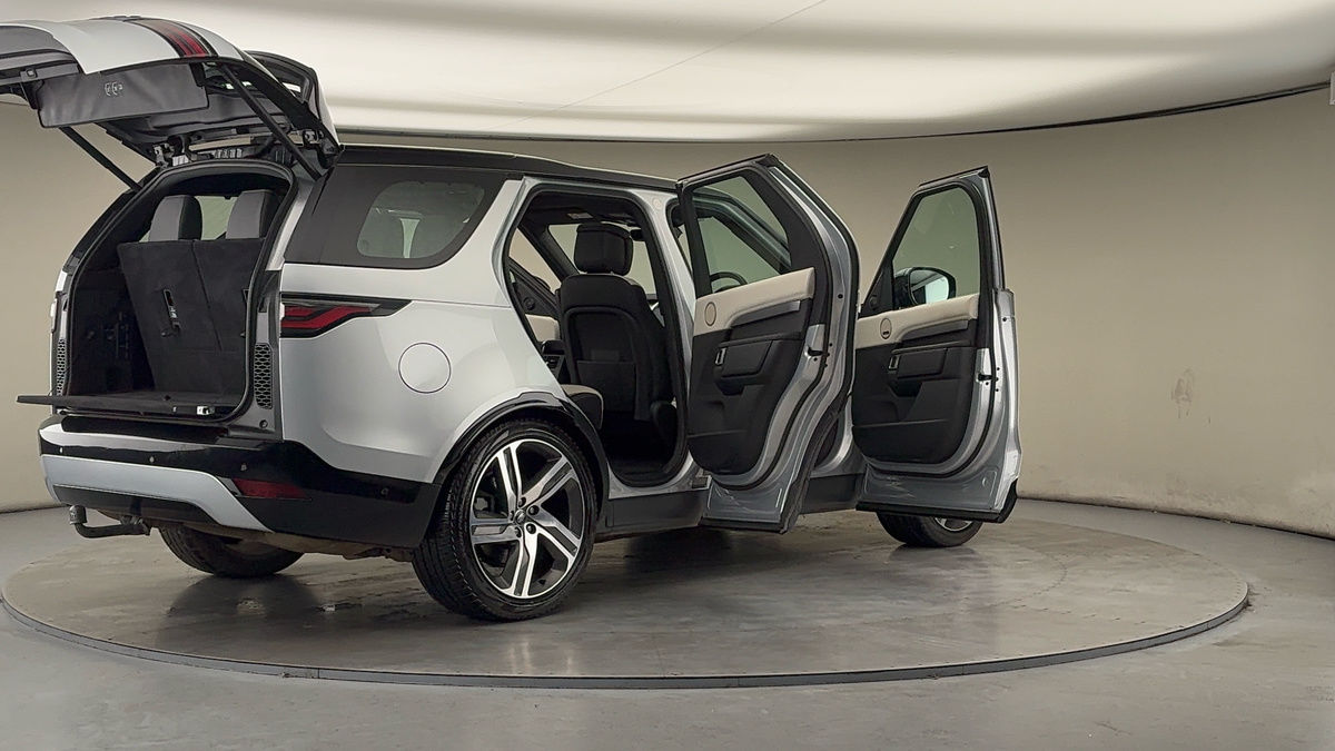 More views of Land Rover Discovery