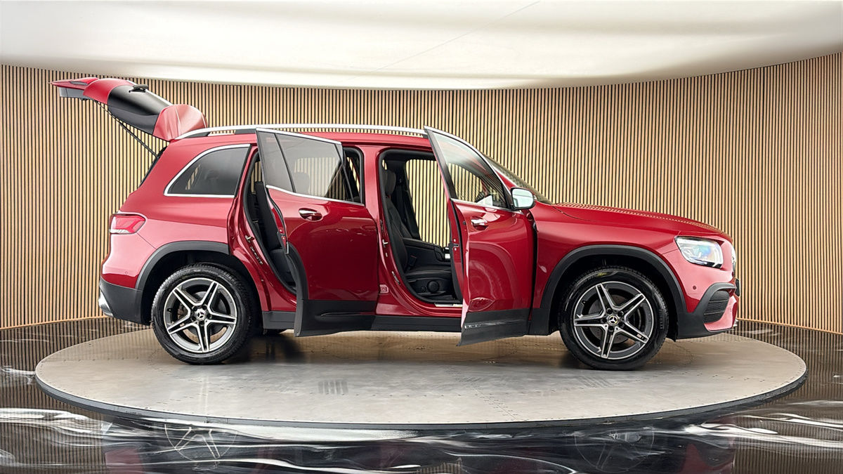 More views of Mercedes-Benz GLB