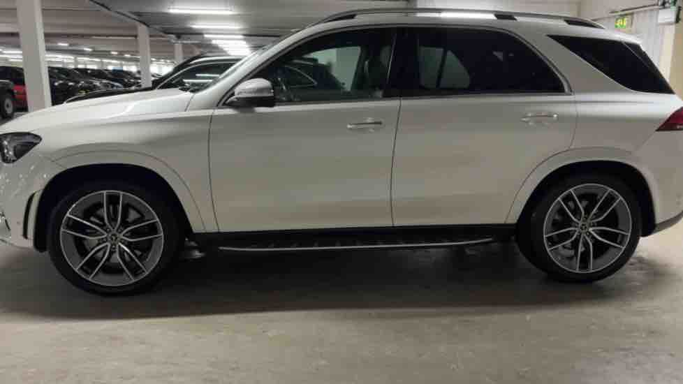 More views of Mercedes-Benz GLE