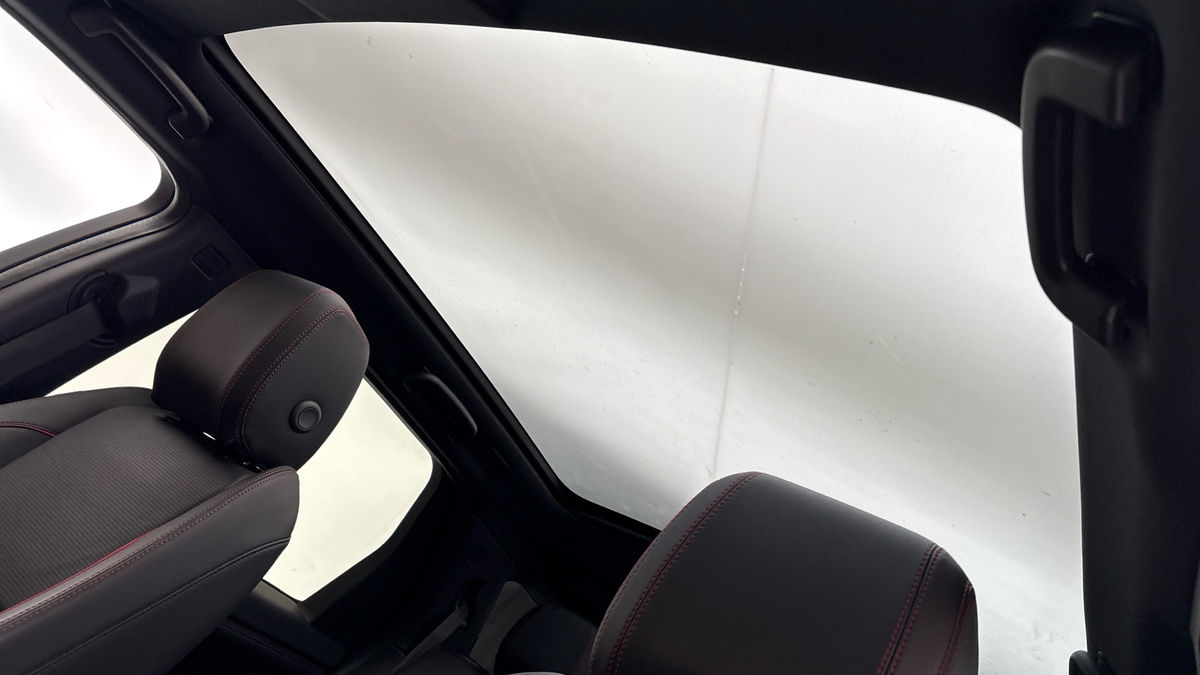 Land Rover Discovery Sport Image 6