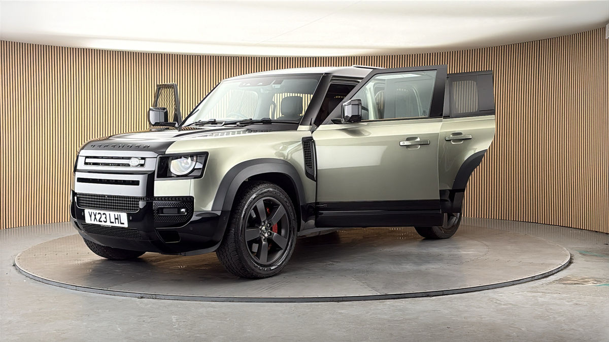 More views of Land Rover Defender 110