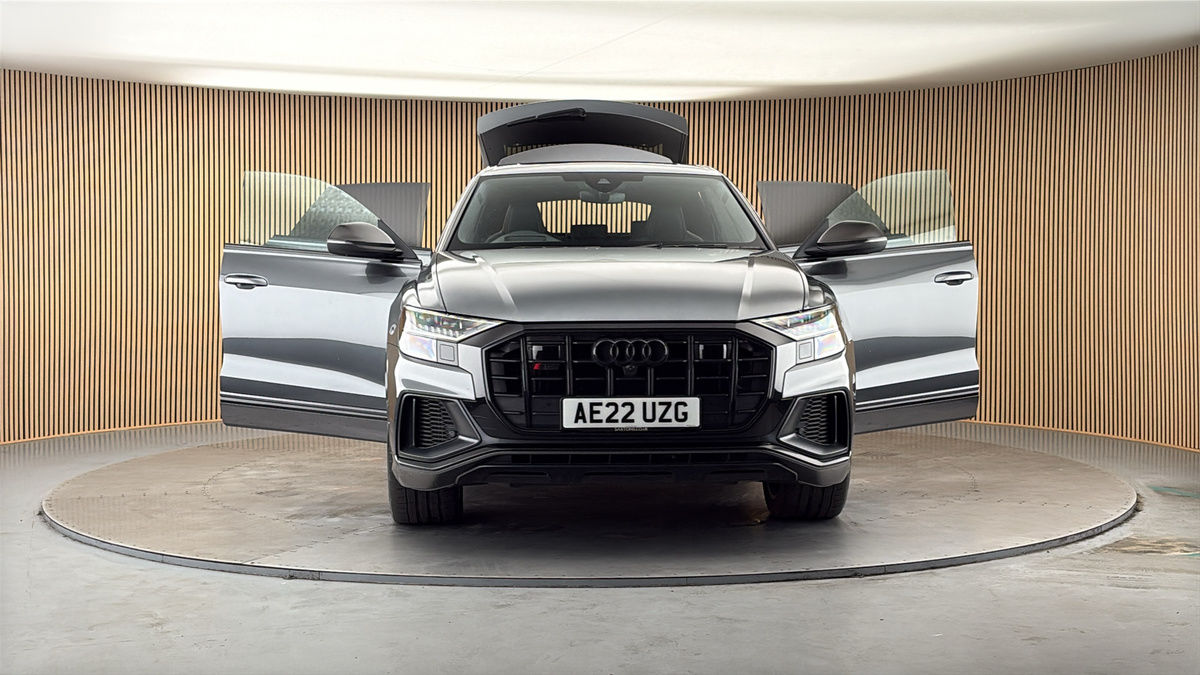 More views of Audi SQ8