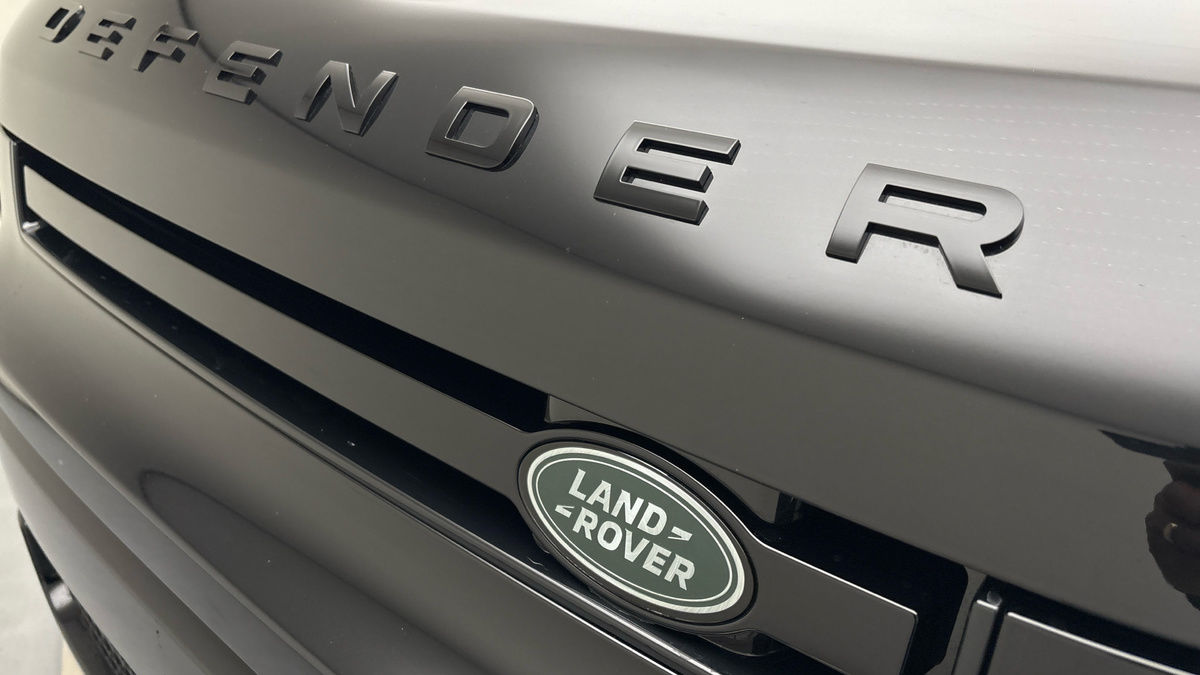 Land Rover Defender 110 Urban Image 24