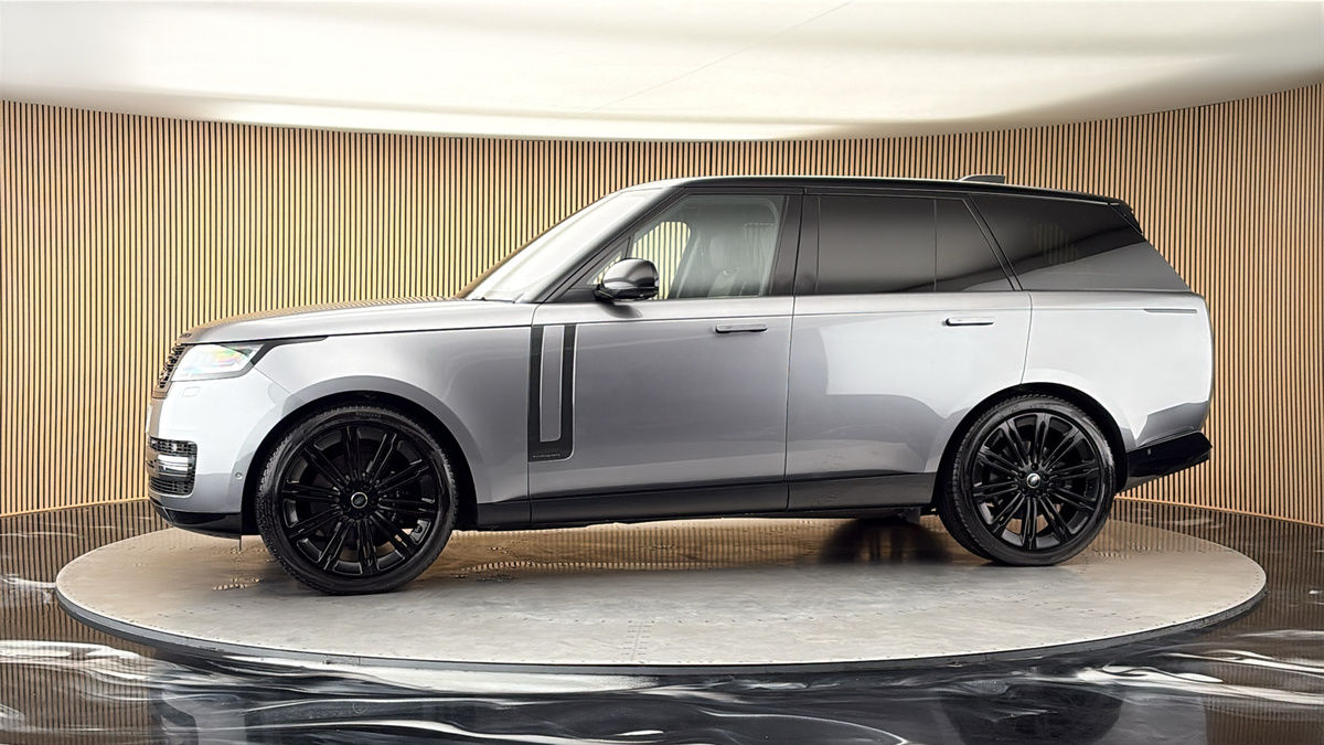 More views of Land Rover Range Rover