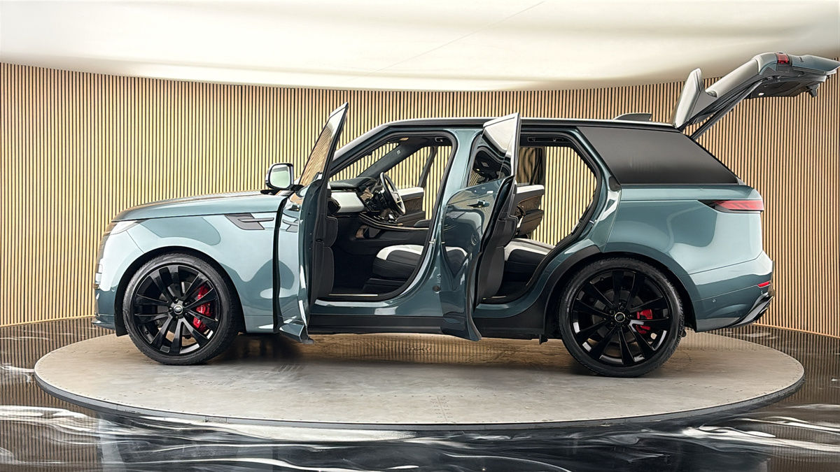 More views of Land Rover Range Rover Sport