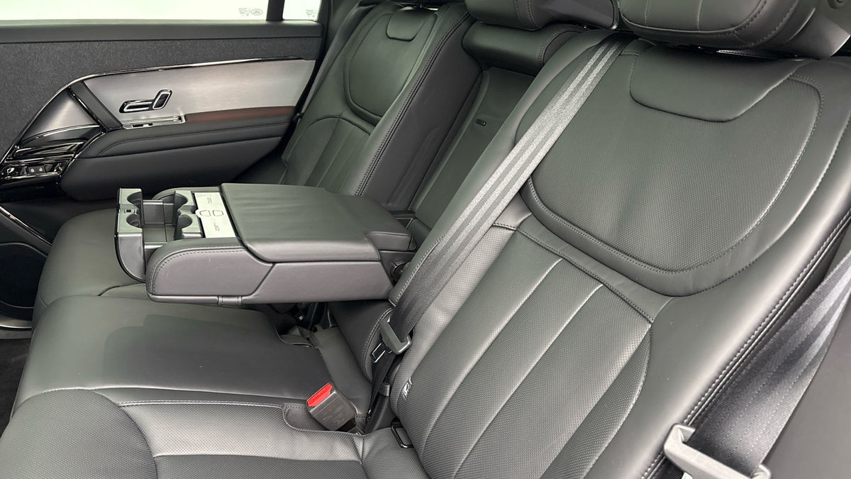 Land Rover Range Rover Sport Image 9