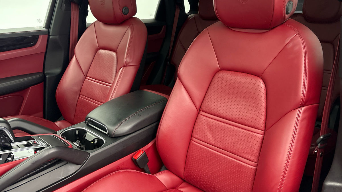 Porsche Cayenne Image 7