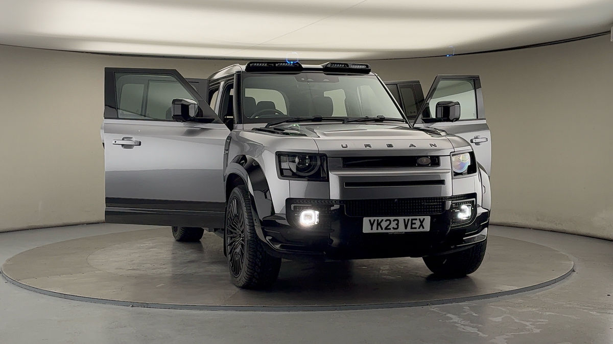 More views of Land Rover Defender 110