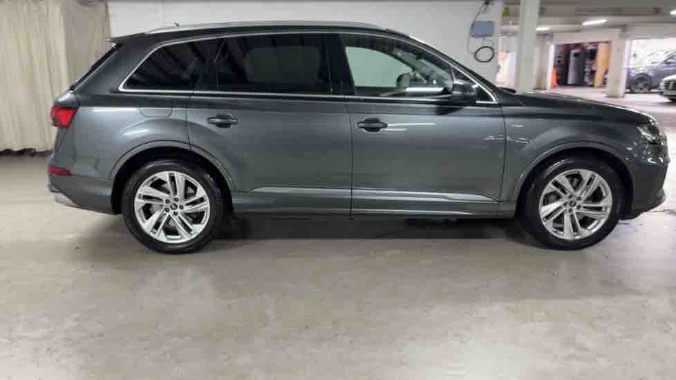 More views of Audi Q7