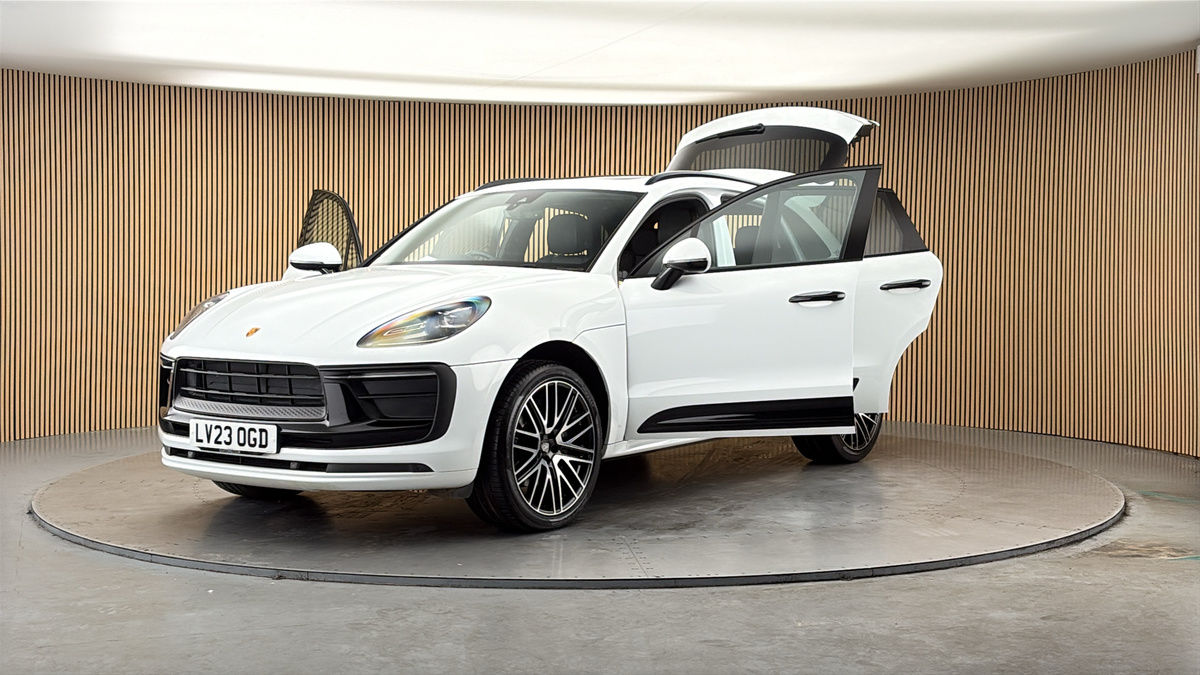 More views of Porsche Macan