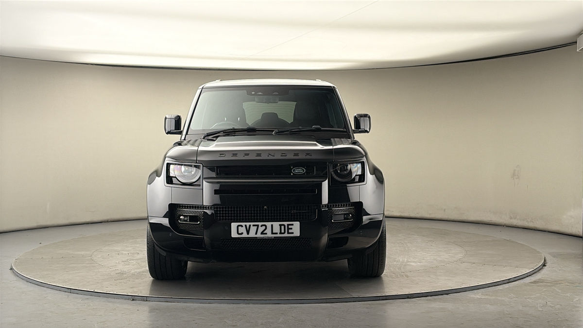 Land Rover Defender 110 Image 3