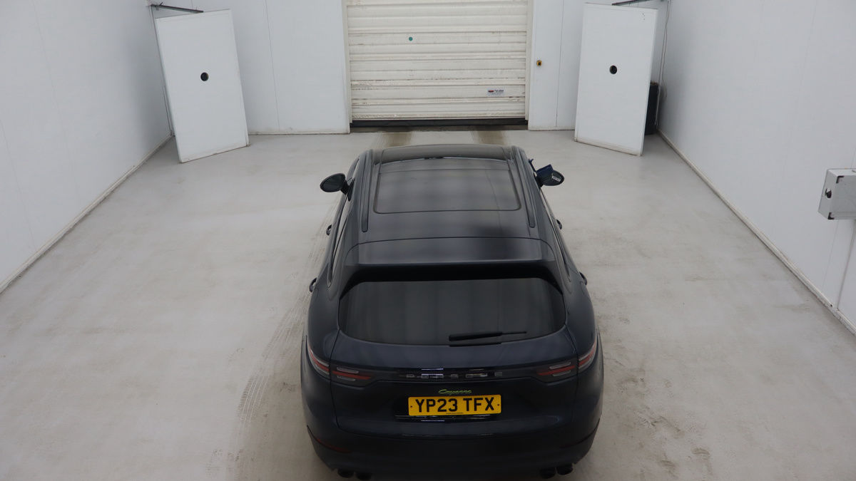 Porsche Cayenne Image 8