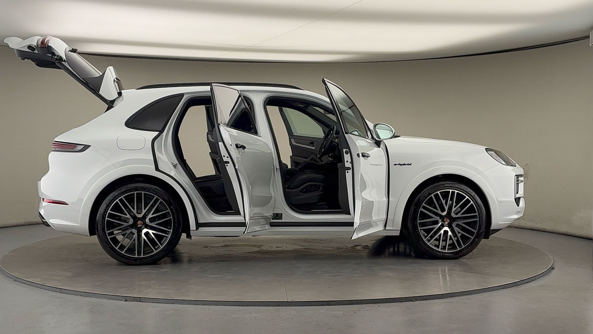 More views of Porsche Cayenne