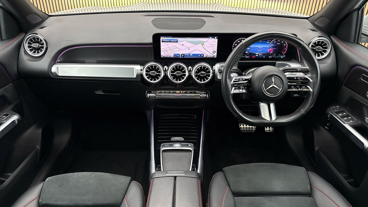 Mercedes-Benz GLB Image 12