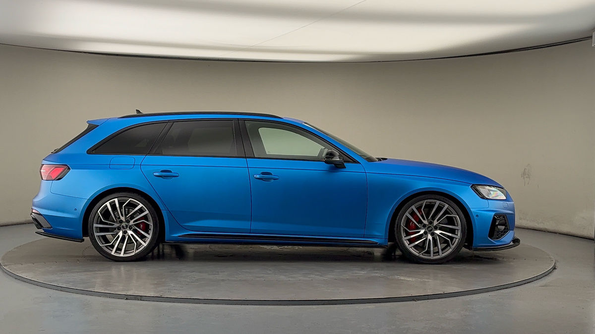 Audi RS4 Avant Image 16