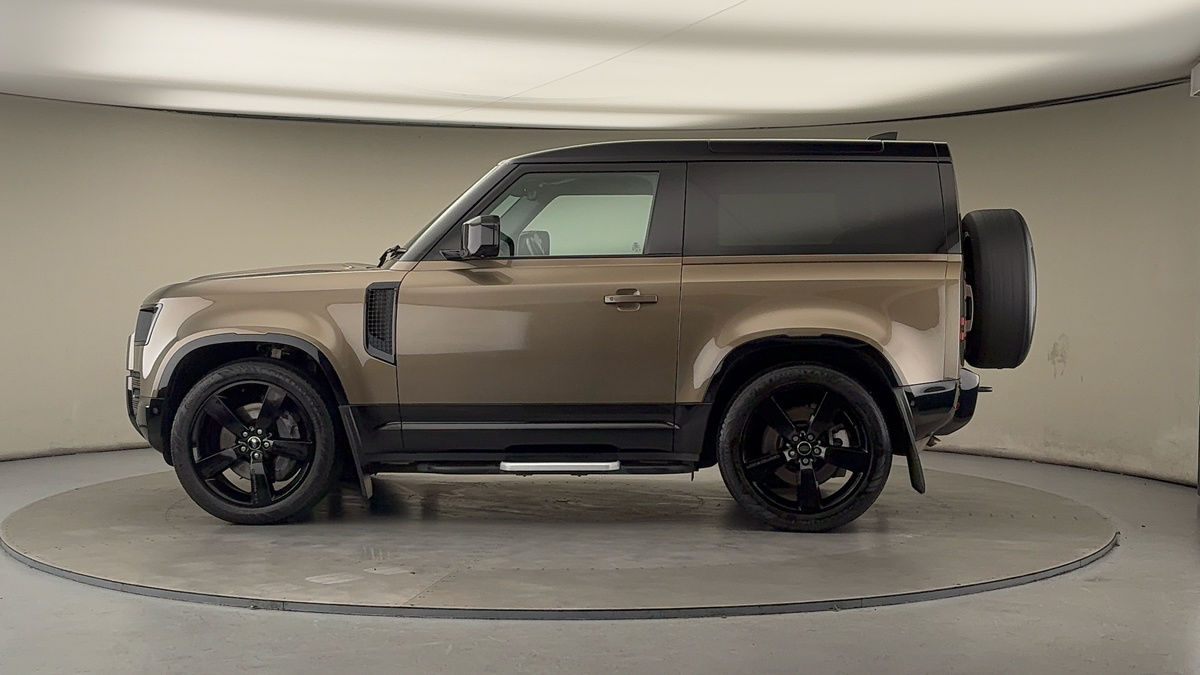 More views of Land Rover Defender 90