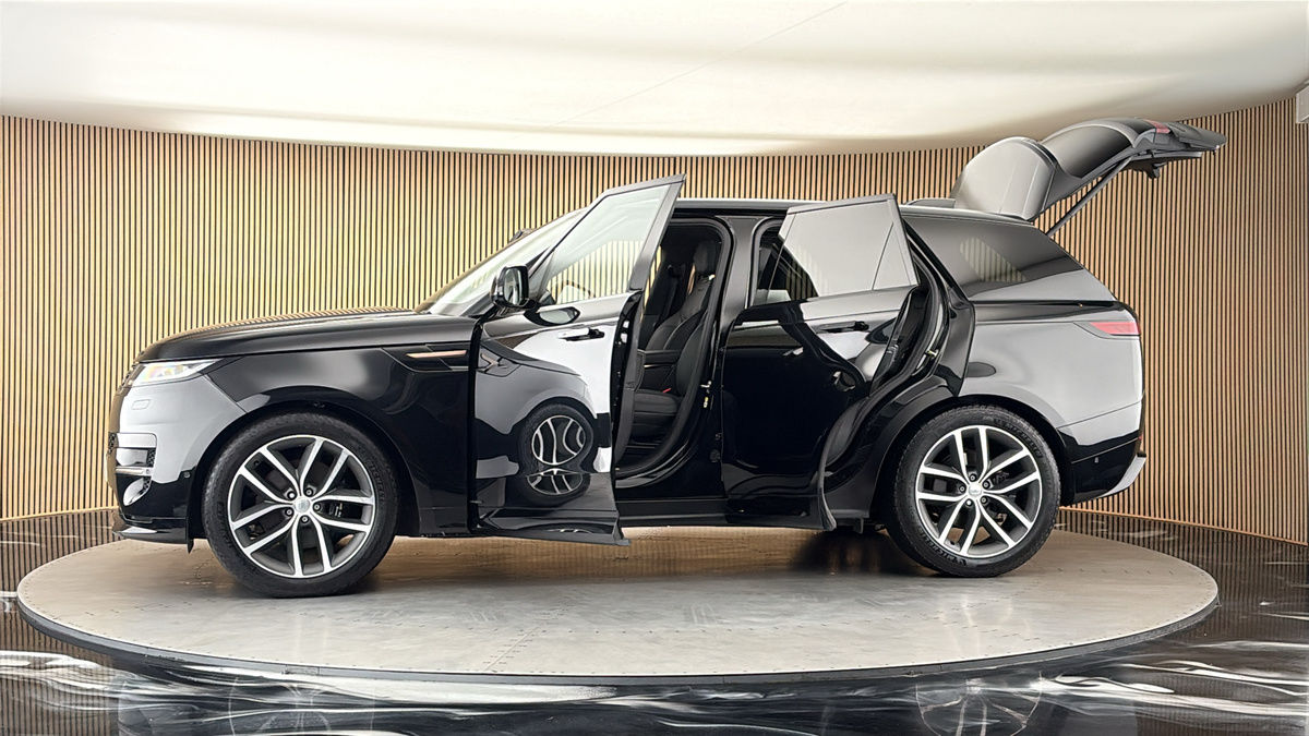 More views of Land Rover Range Rover Sport