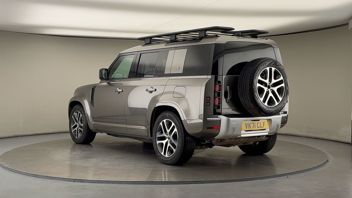Land Rover Defender 110 Image 2