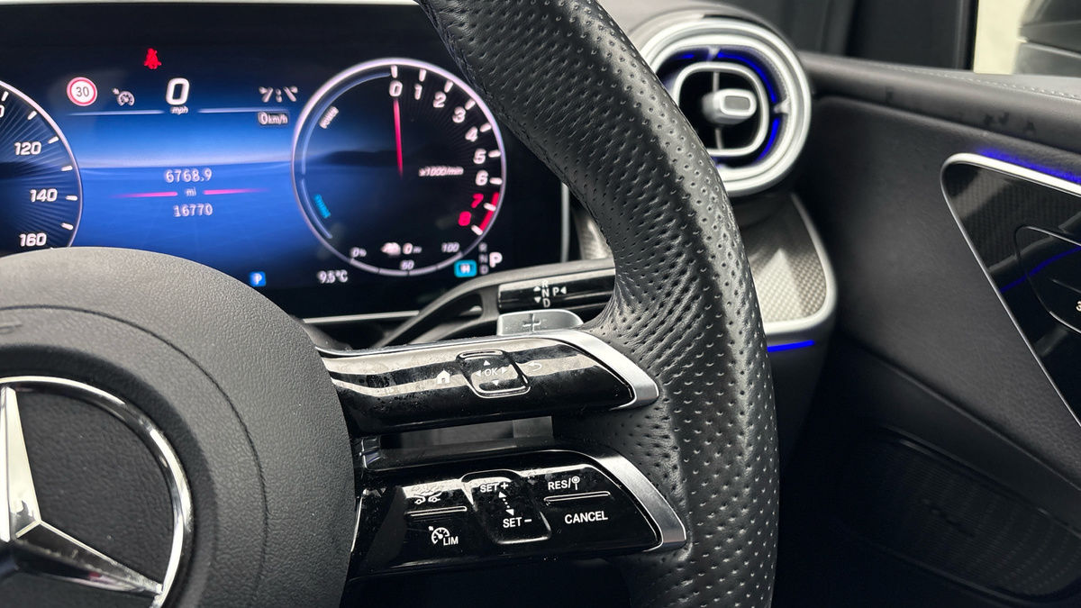 Mercedes-Benz GLC Image 14