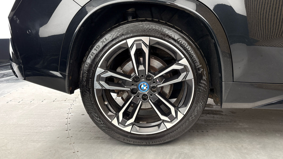 BMW iX1 Image 10