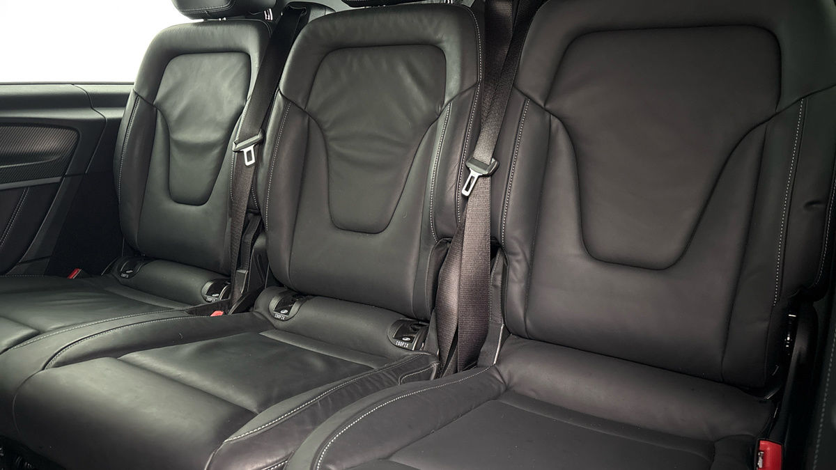 Mercedes-Benz V Class Image 26