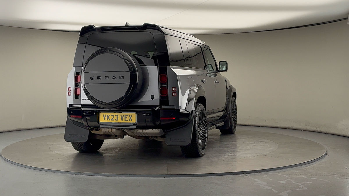 More views of Land Rover Defender 110