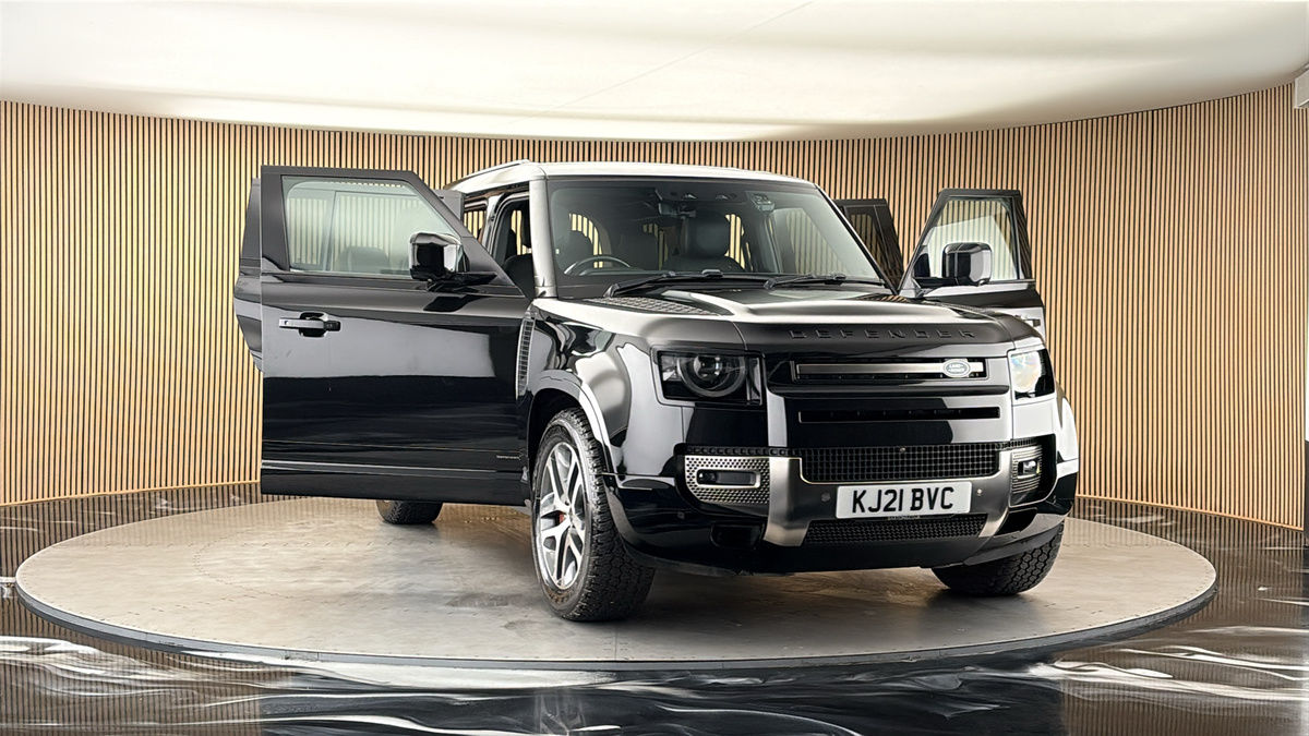 More views of Land Rover Defender 110