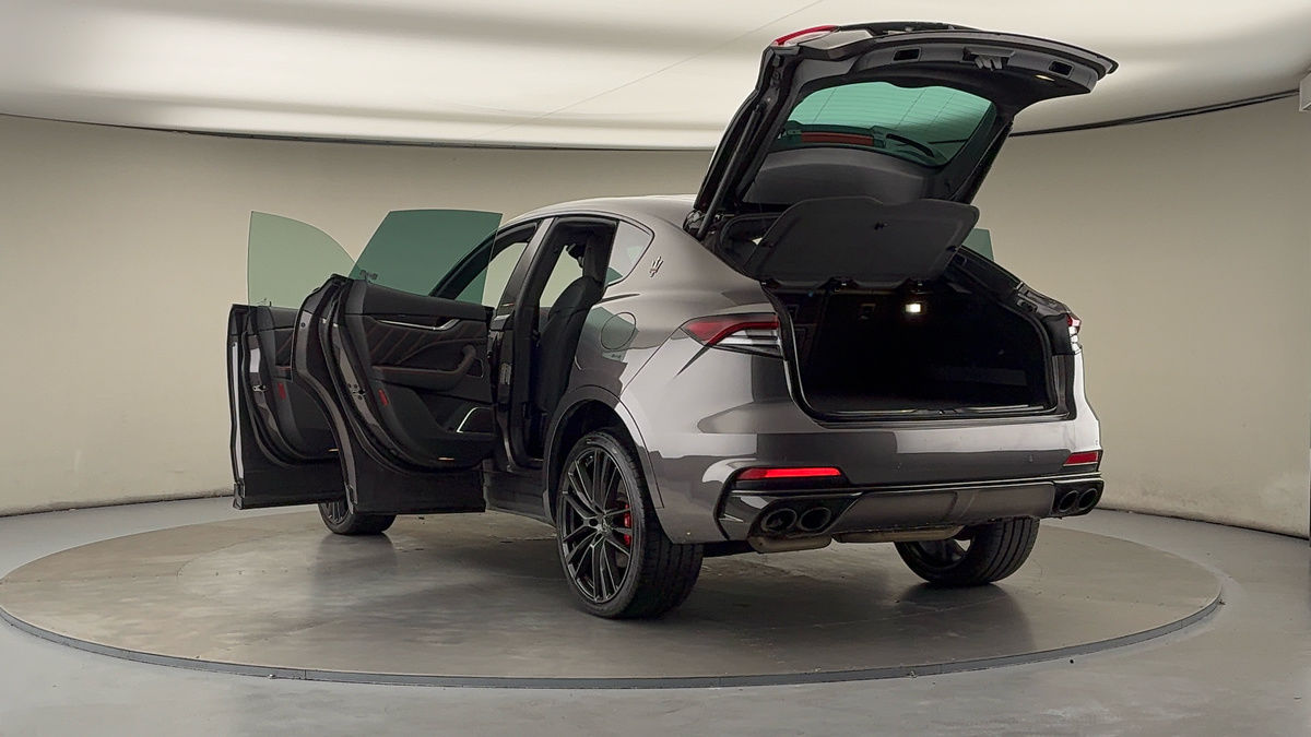 Maserati Levante Image 23