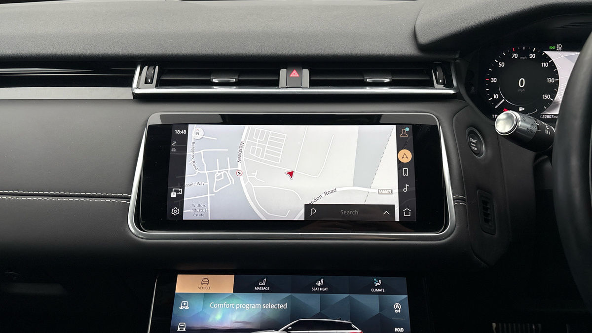 Land Rover Range Rover Velar Image 17