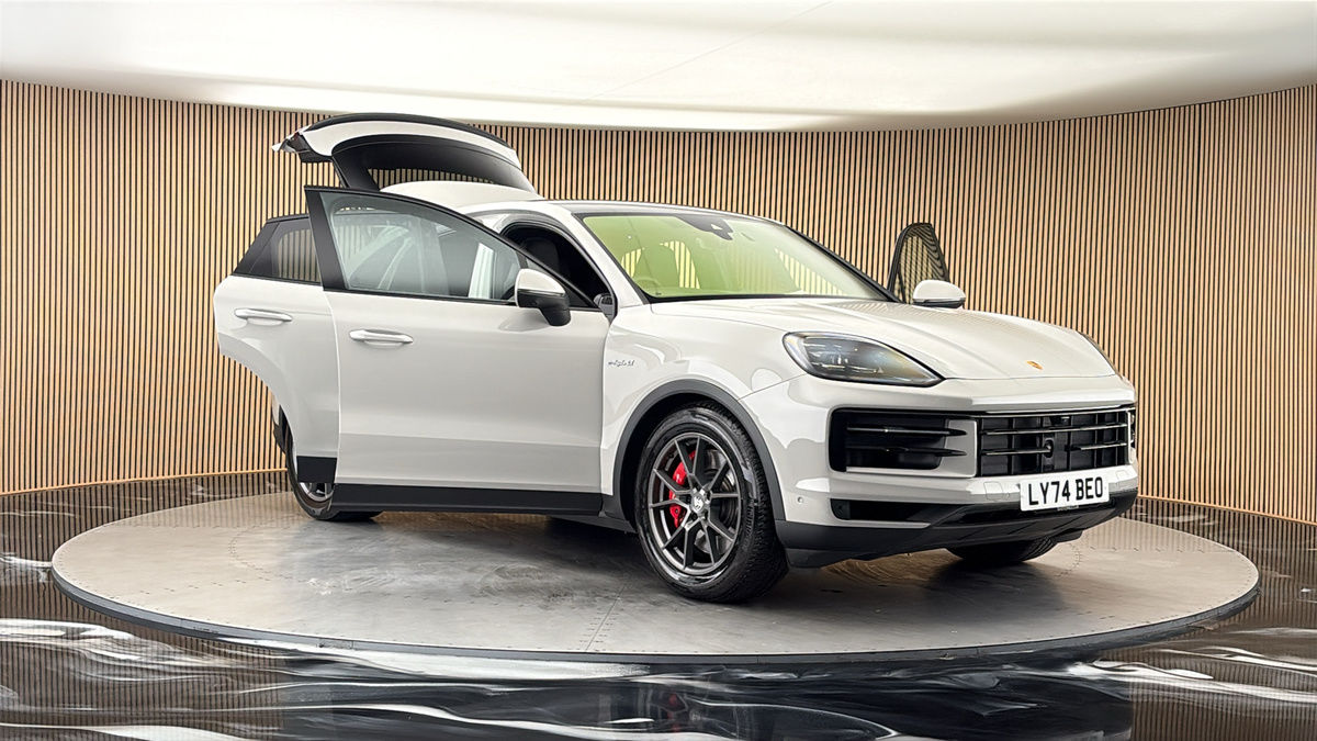 More views of Porsche Cayenne