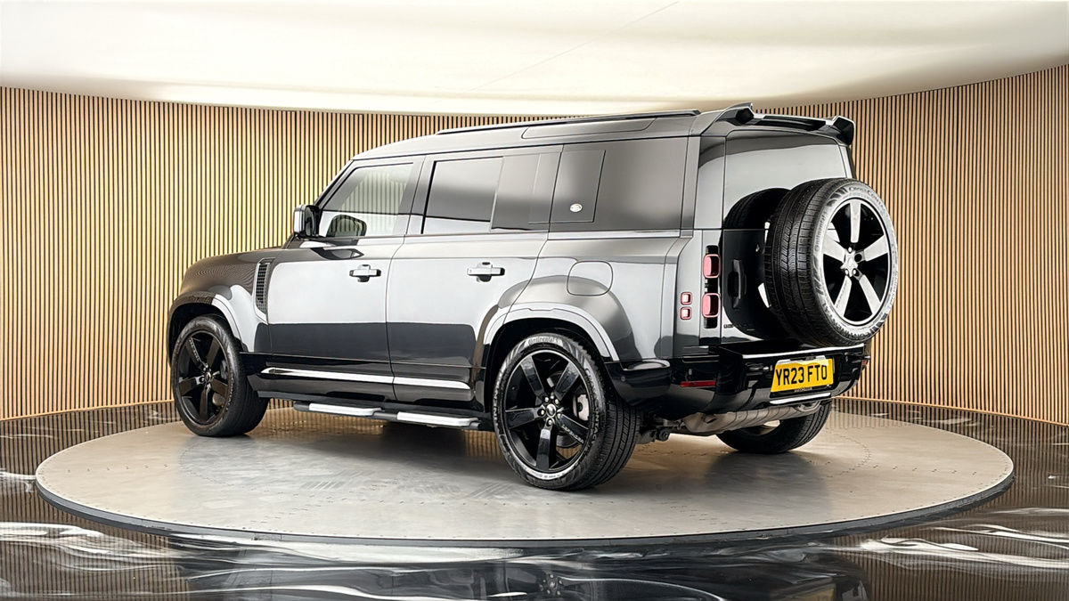 More views of Land Rover Defender 110