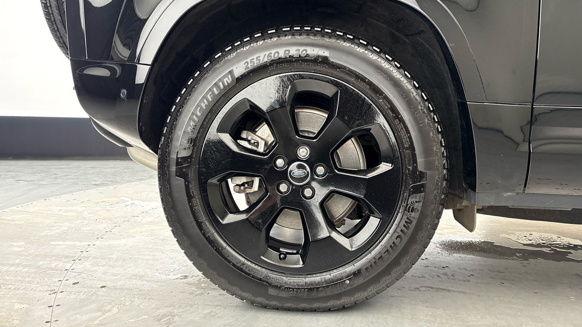 Land Rover Defender 90 Image 10