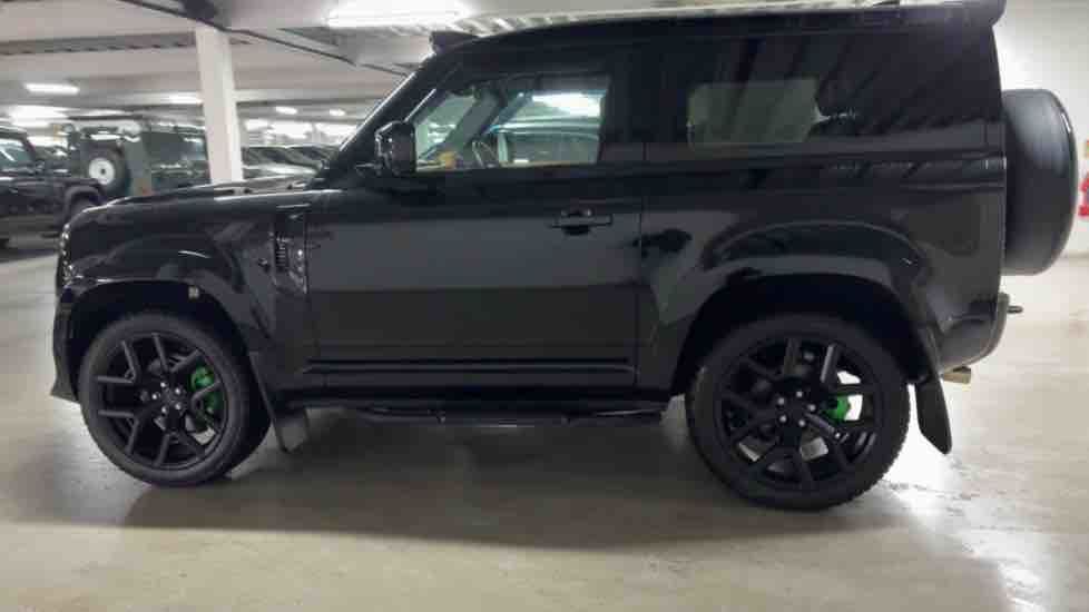 More views of Land Rover Defender 90