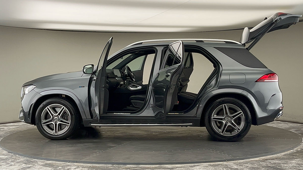 More views of Mercedes-Benz GLE