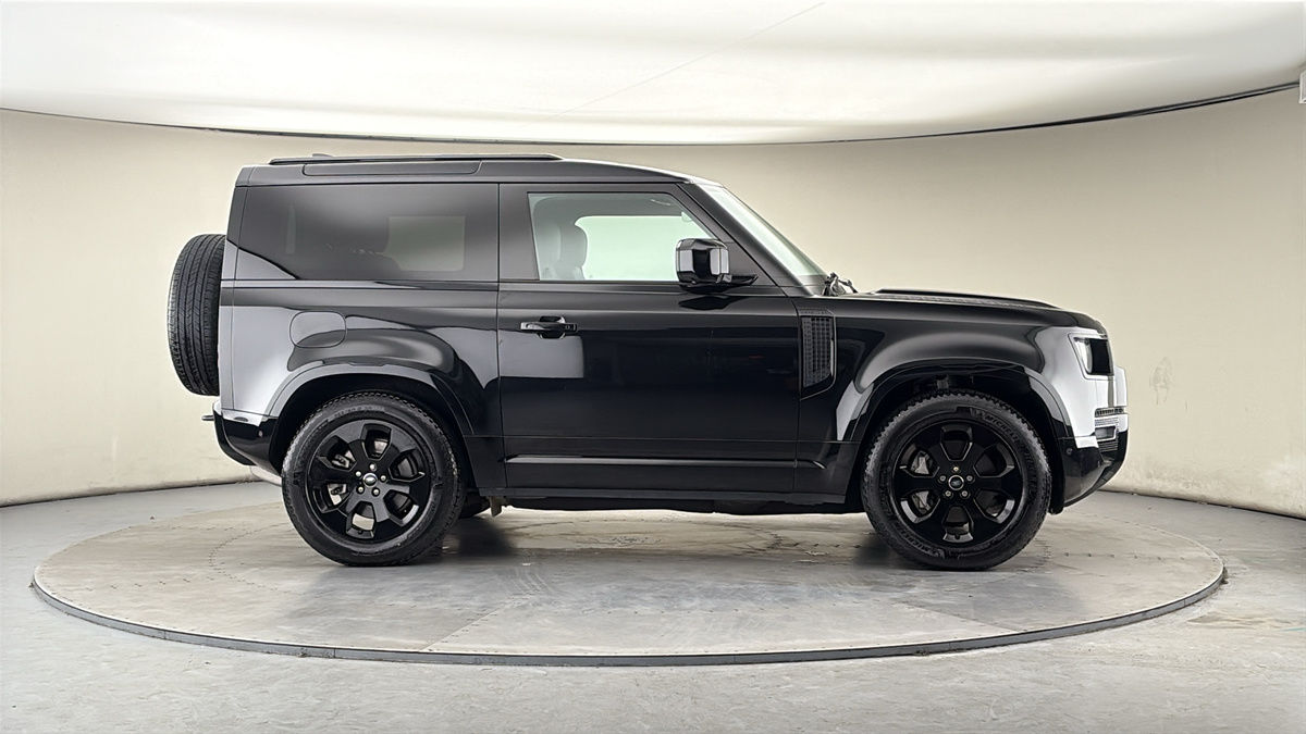 More views of Land Rover Defender 90