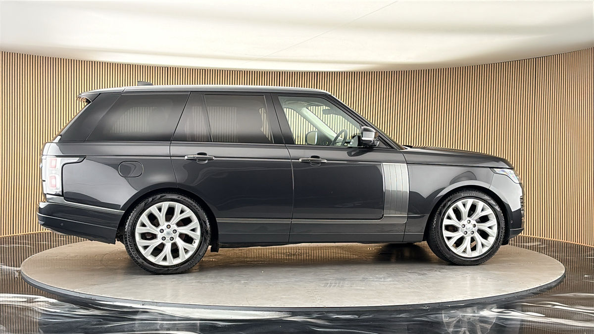More views of Land Rover Range Rover
