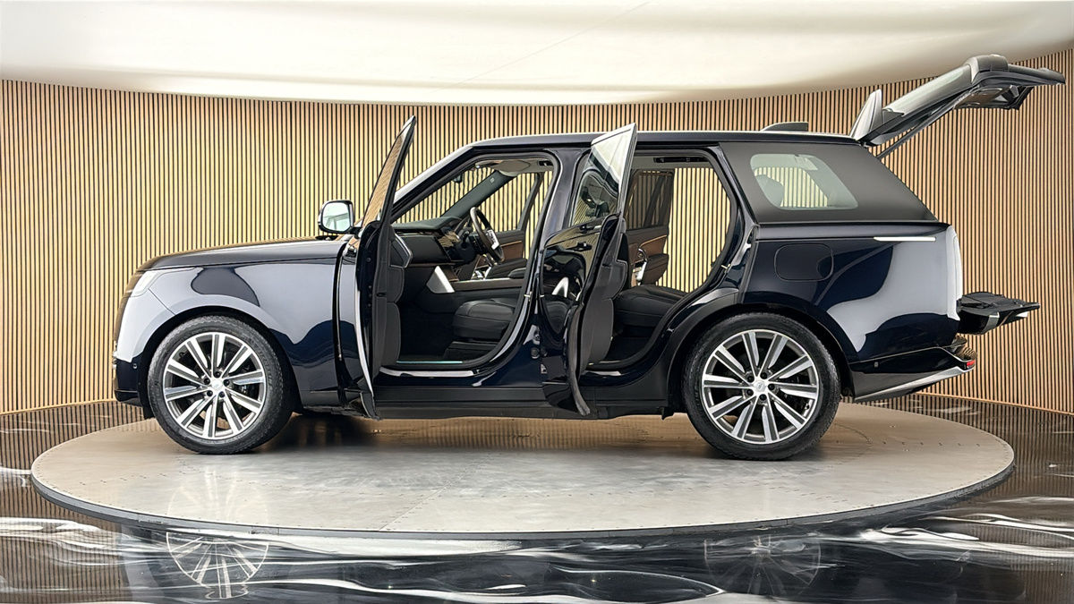 More views of Land Rover Range Rover
